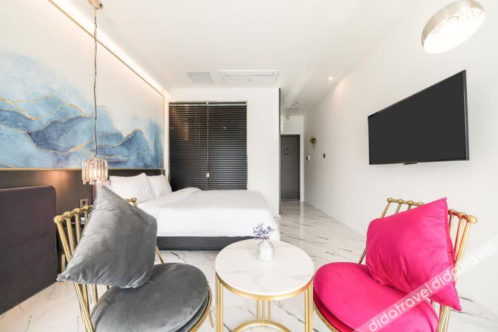 De Homme Hotel 2*