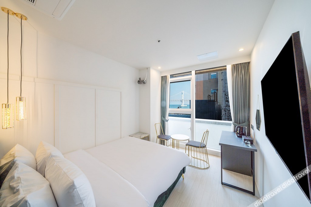 De Homme Hotel 2*