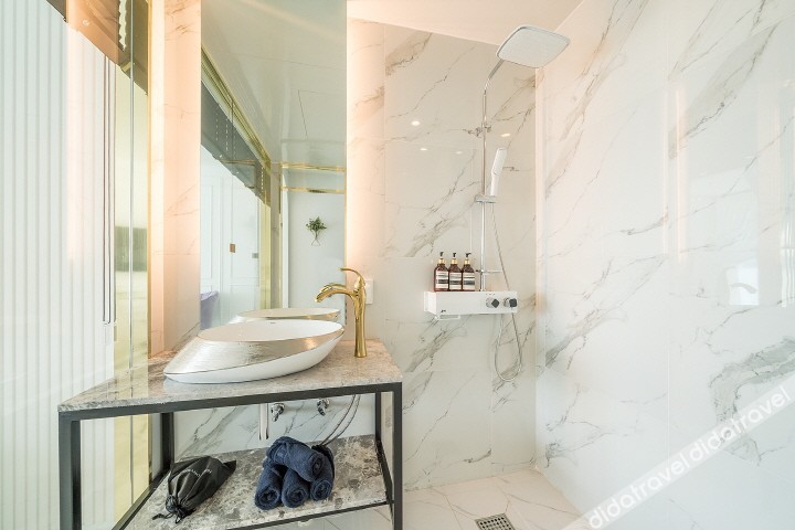 De Homme Hotel 2*