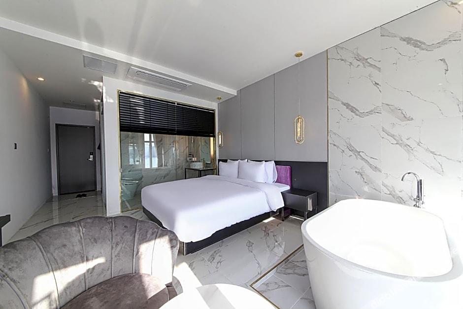 De Homme Hotel 2*