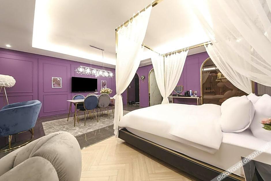 De Homme Hotel 2*