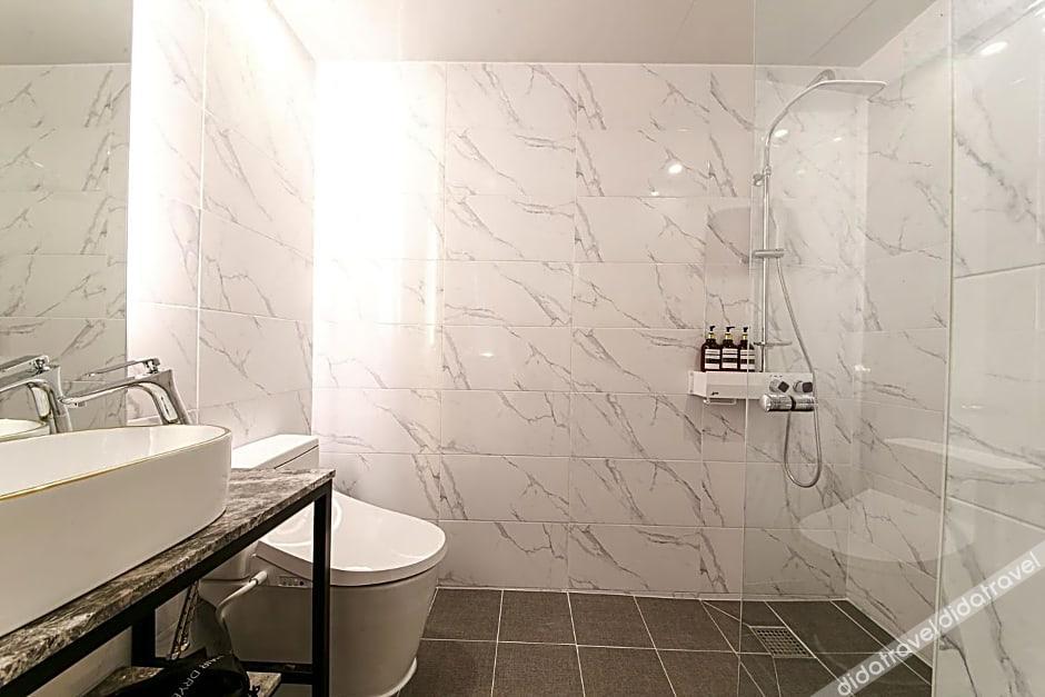 De Homme Hotel 2*