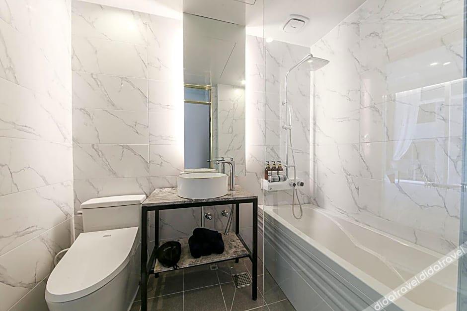 De Homme Hotel 2*
