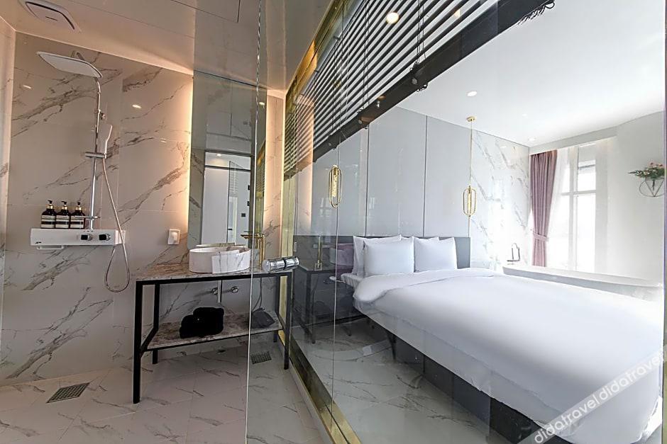 De Homme Hotel 2*