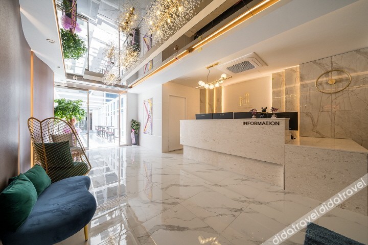 De Homme Hotel 2*