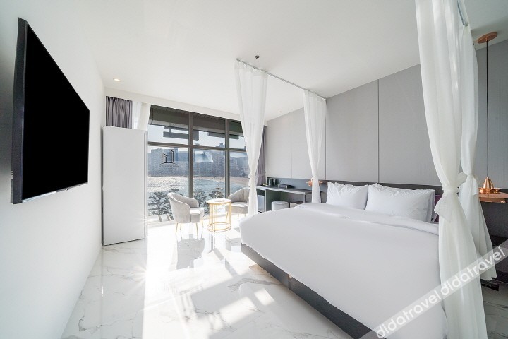 De Homme Hotel 2*