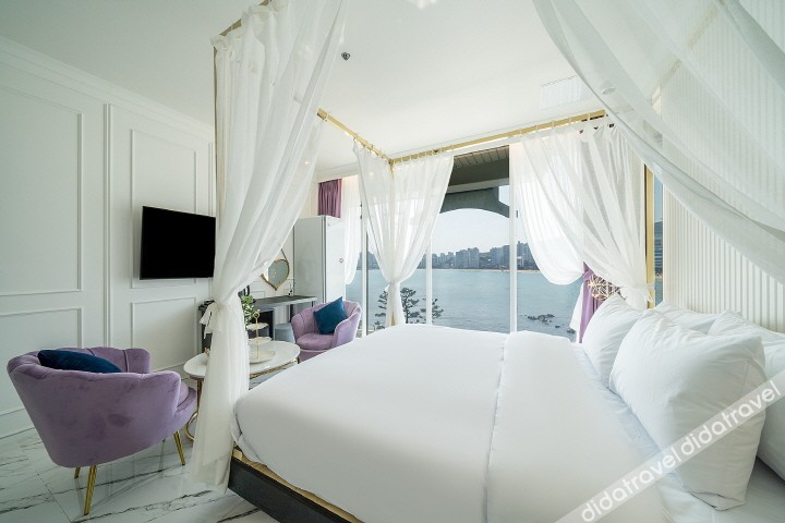 De Homme Hotel 2*