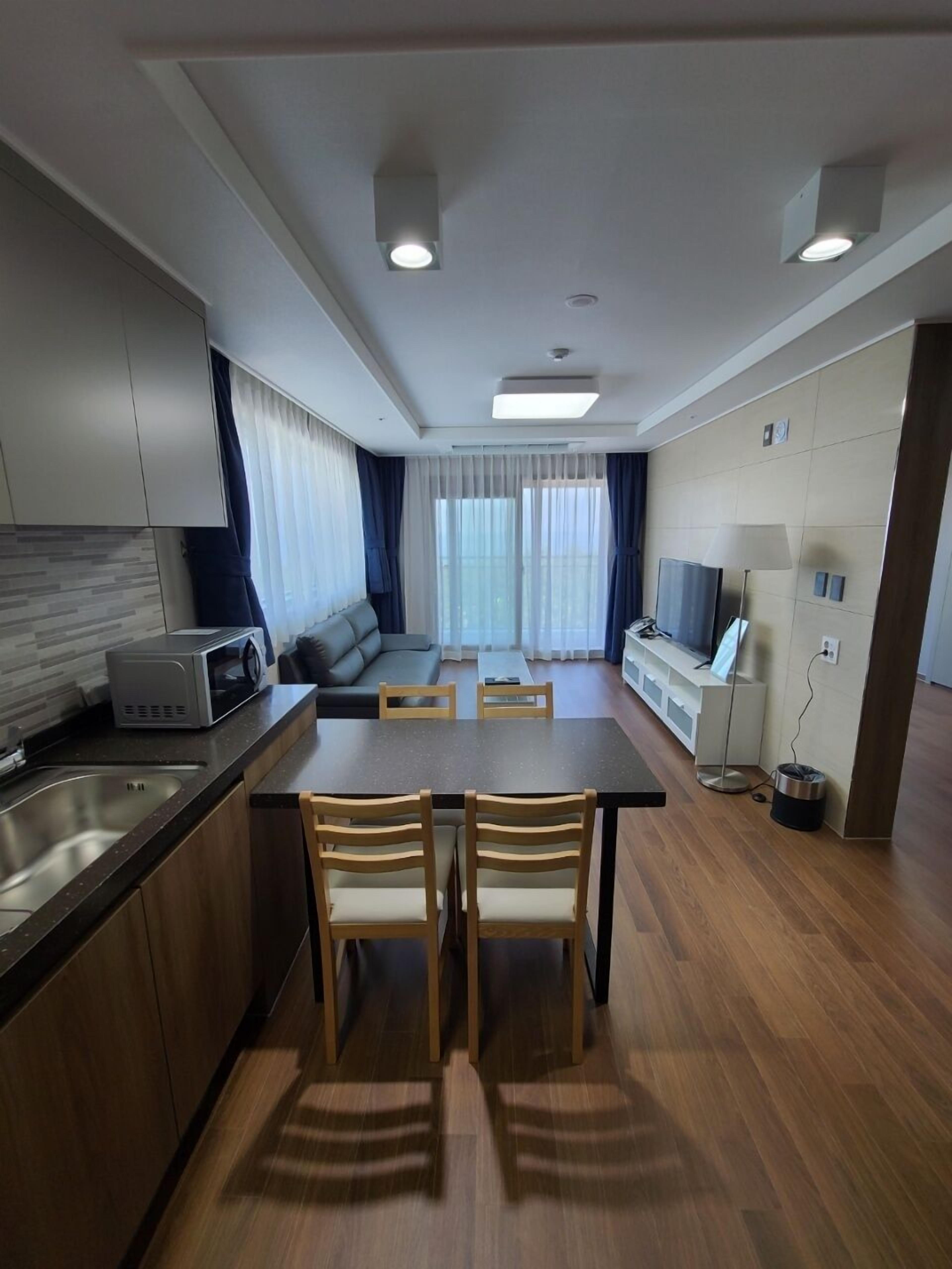Risen Oceanpark Hotel 2*