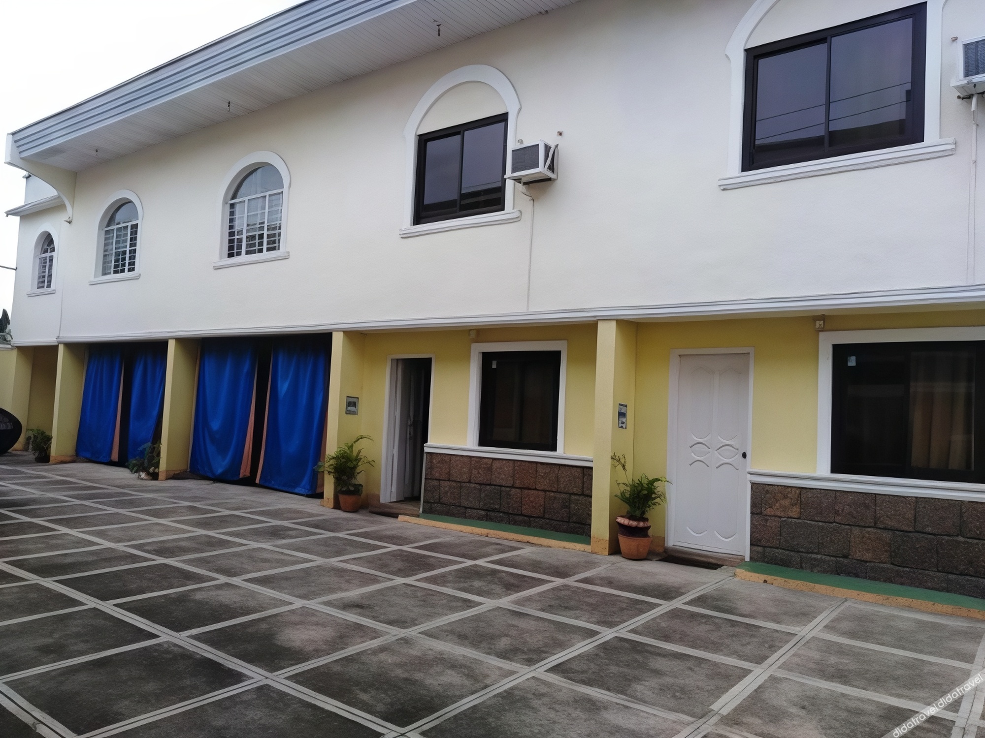 RedDoorz near SM Batangas City 1*