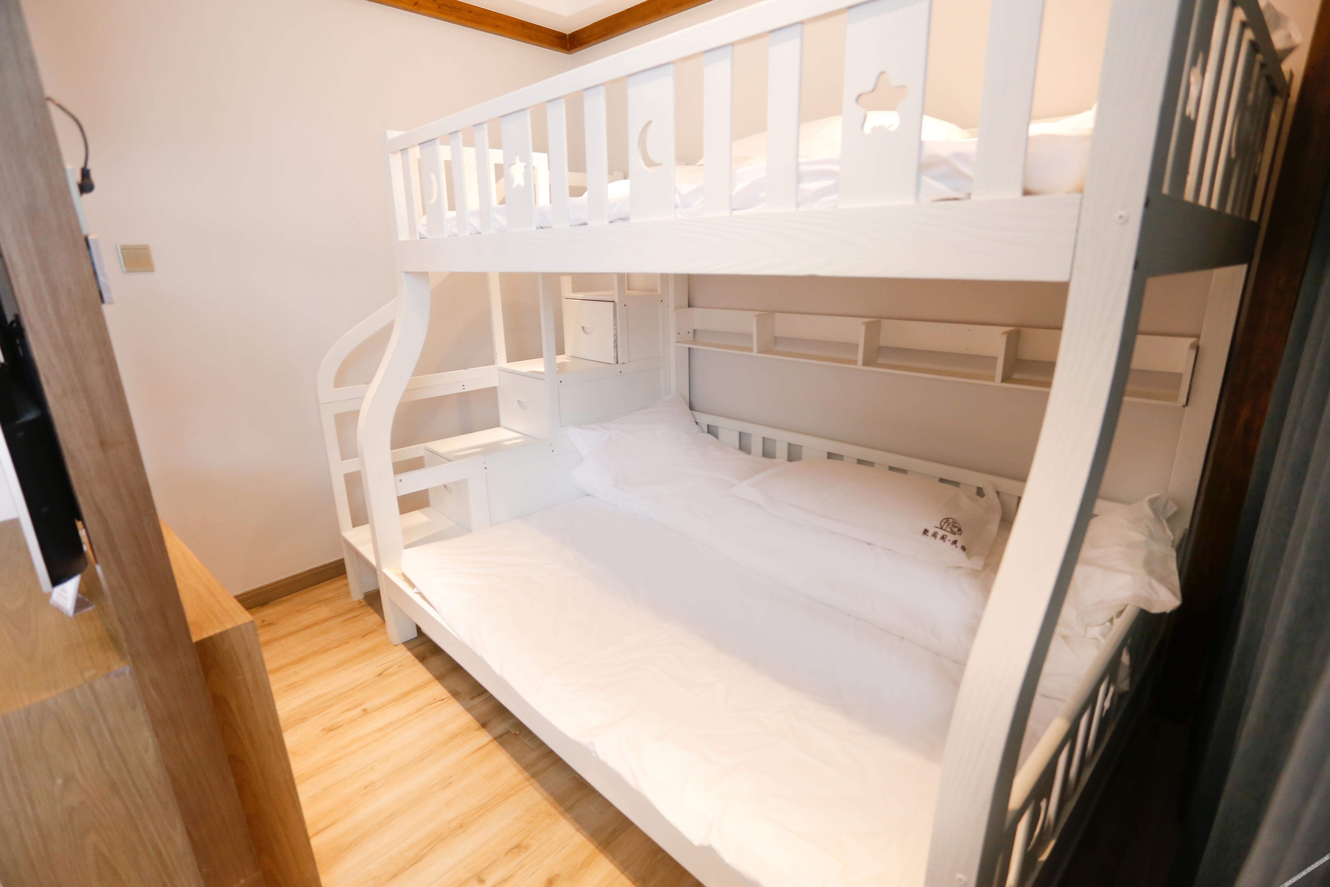 Floral Hotel·Furong Town Juxian Pavilion hotel 3*