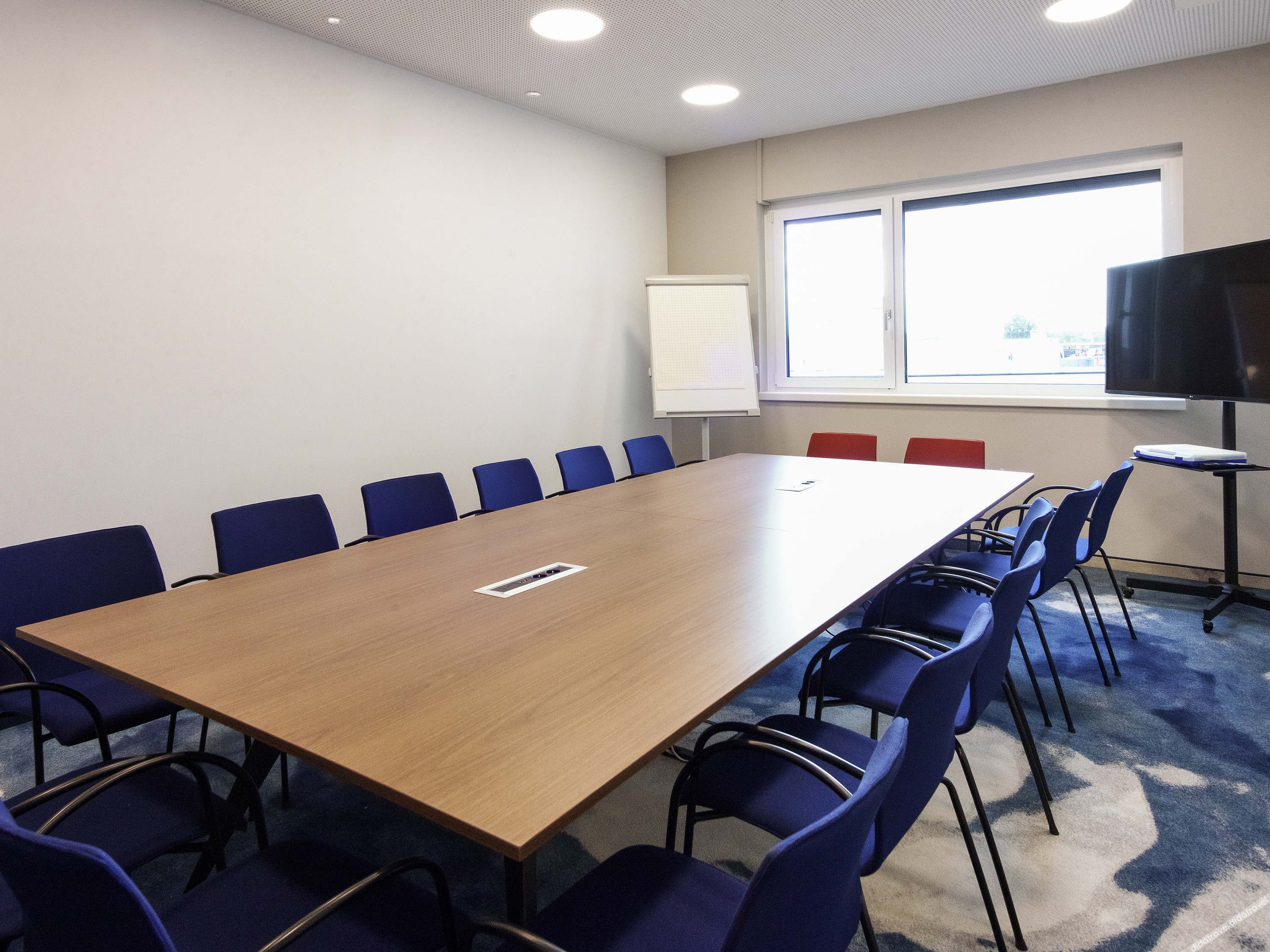 ibis Styles Parndorf Neusiedler See 2*