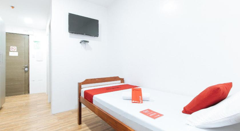 Collection O Metro Manila near University Belt formerly 1318 Residences 3*