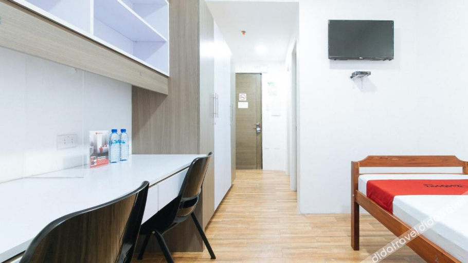 Collection O Metro Manila near University Belt formerly 1318 Residences 3*