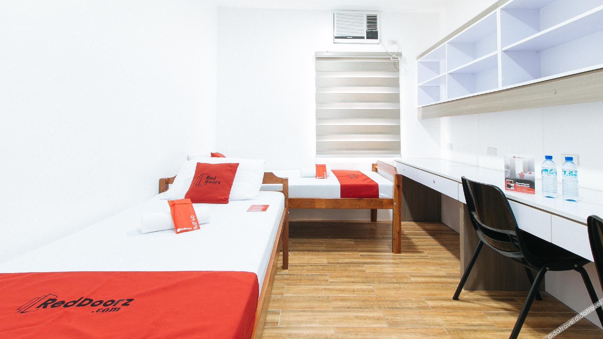 Collection O Metro Manila near University Belt formerly 1318 Residences 3*
