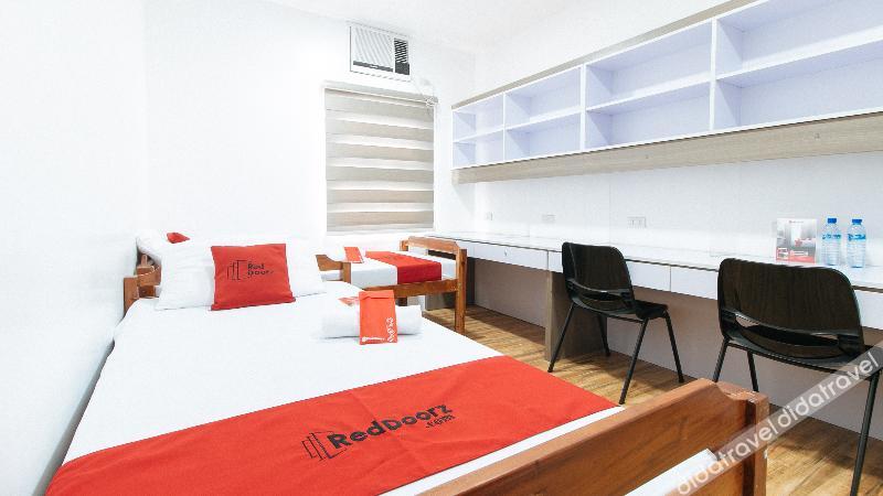 Collection O Metro Manila near University Belt formerly 1318 Residences 3*