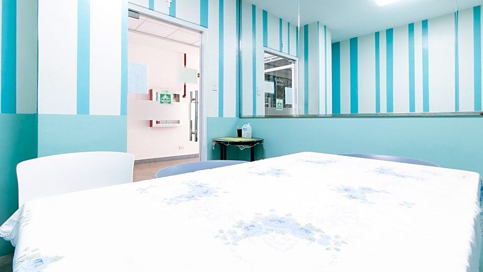 Collection O Metro Manila near University Belt formerly 1318 Residences 3*