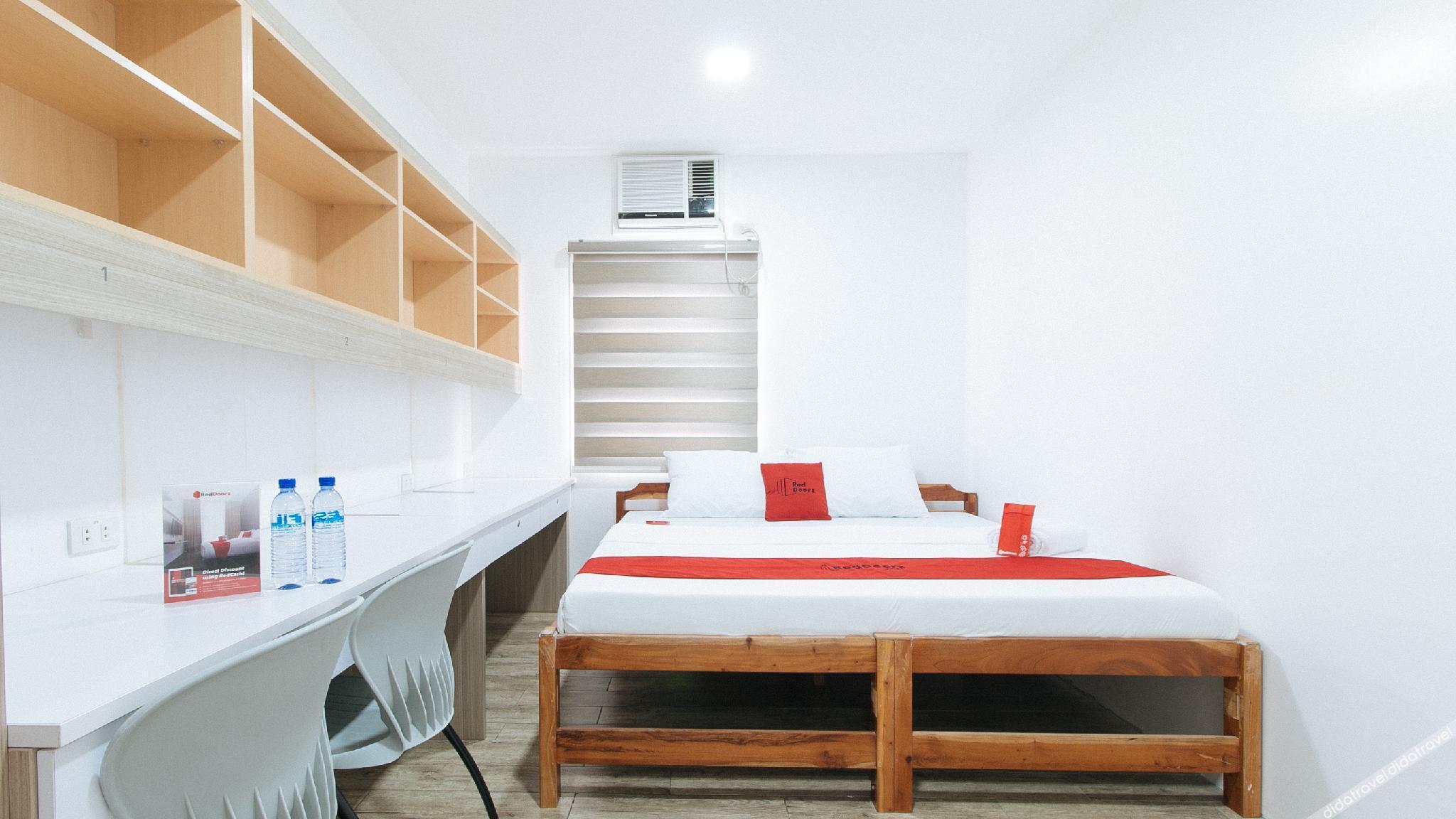 Collection O Metro Manila near University Belt formerly 1318 Residences 3*