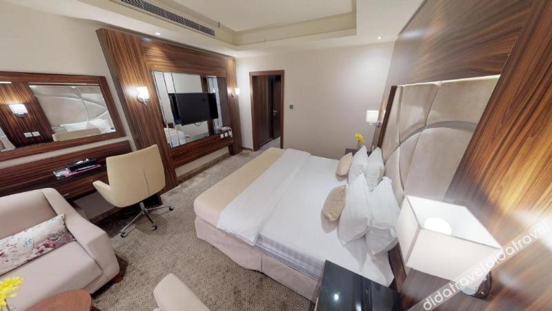 Ebreez Grand Hotel 1*
