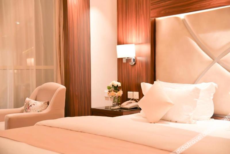 Ebreez Grand Hotel 1*