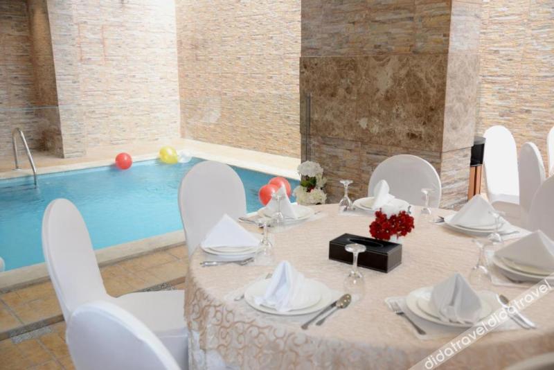 Ebreez Grand Hotel 1*