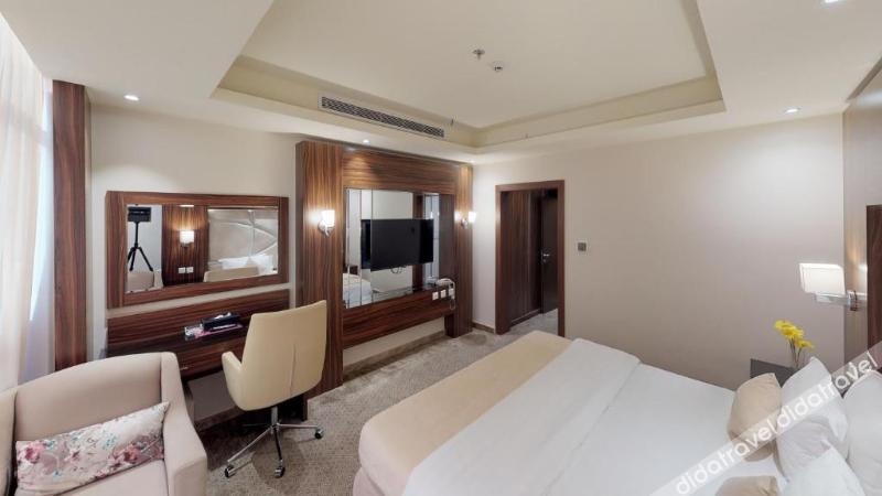 Ebreez Grand Hotel 1*