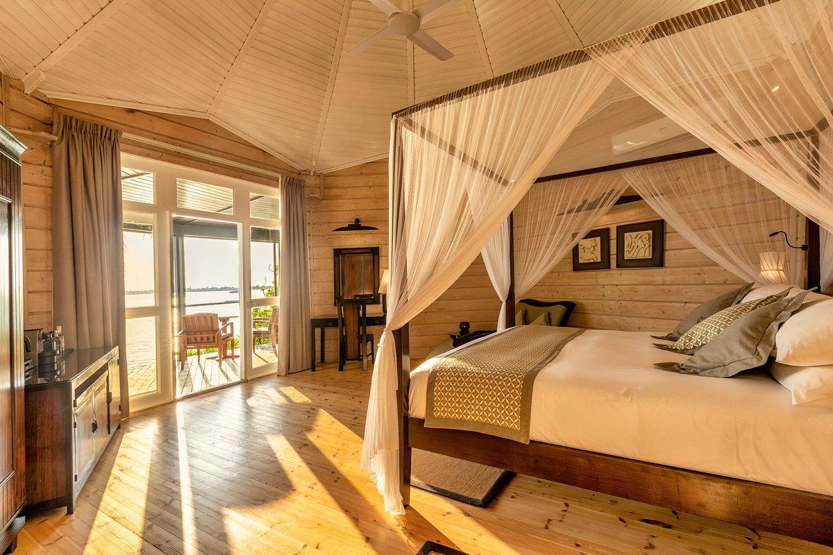 Komandoo Maldives Island Resort 4*