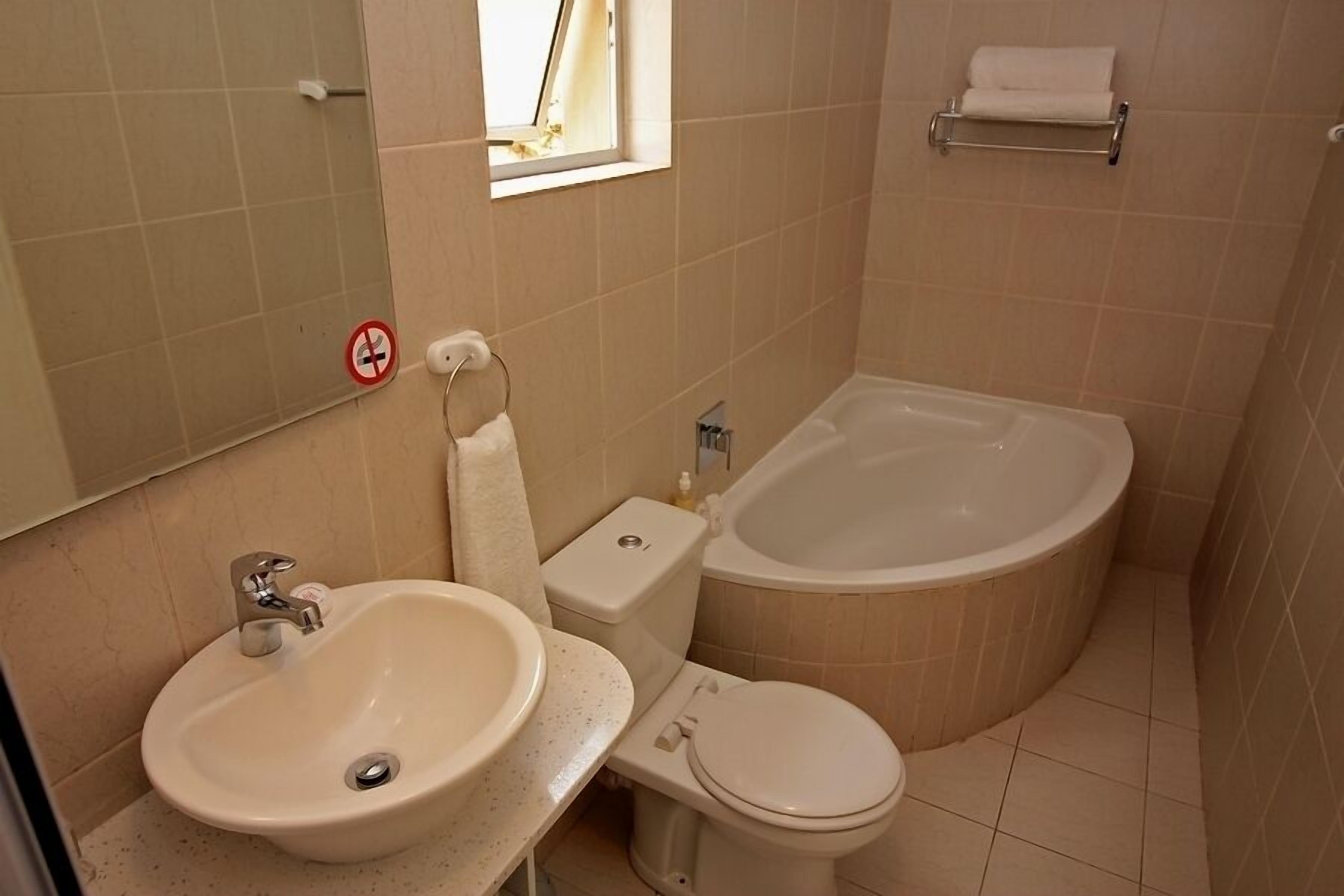 Kwantu Guesthouses 3*
