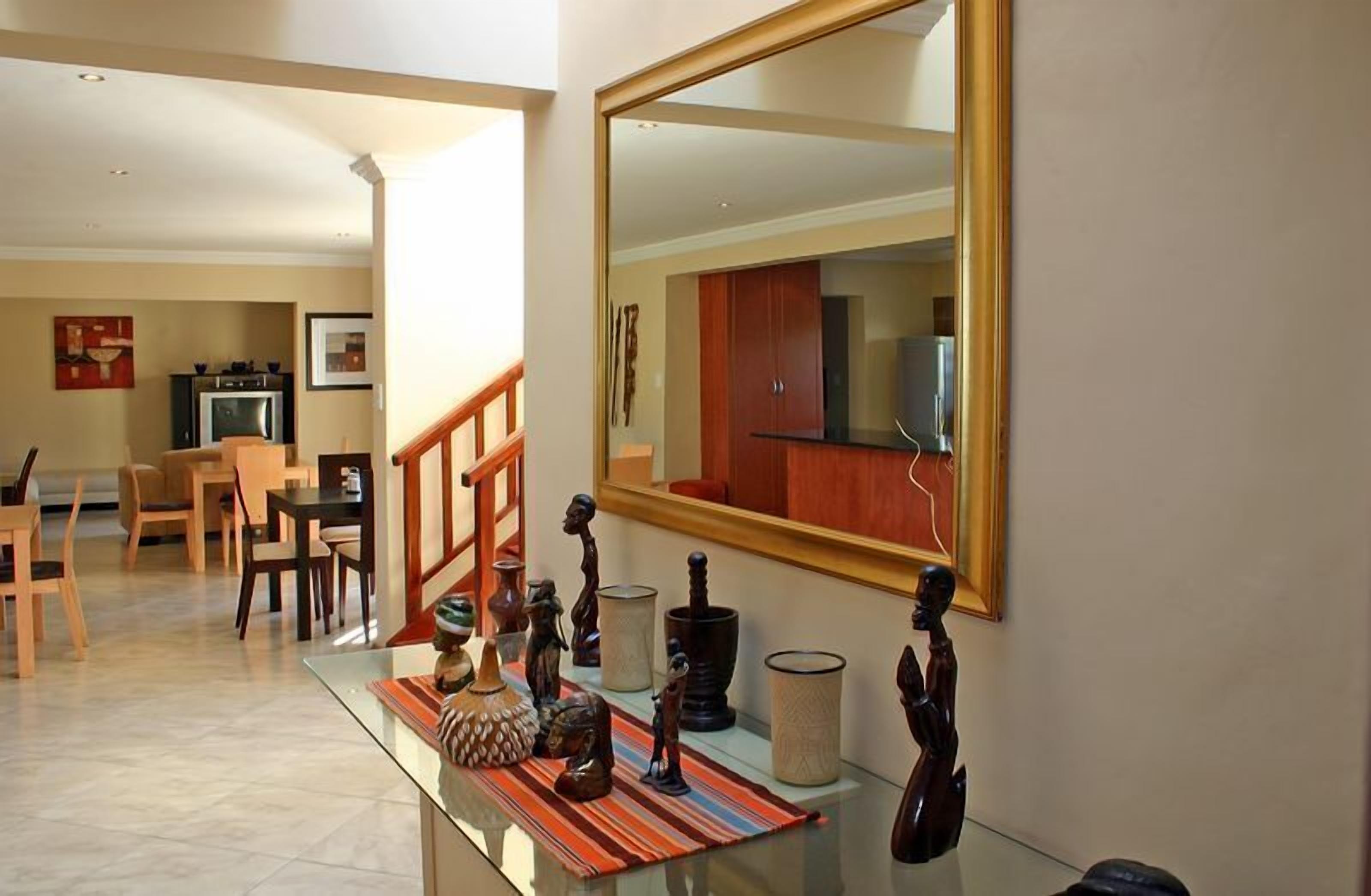 Kwantu Guesthouses 3*