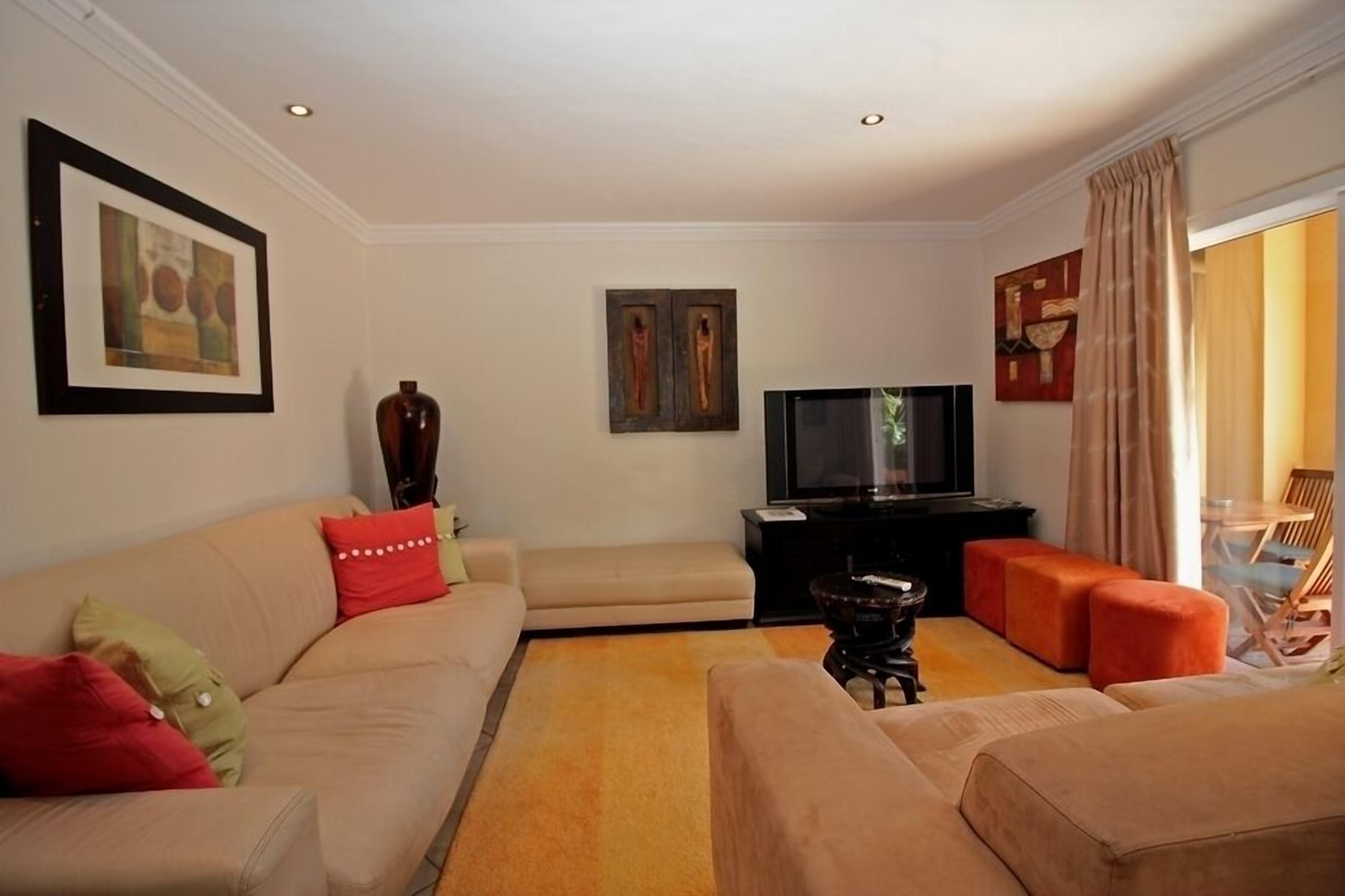 Kwantu Guesthouses 3*