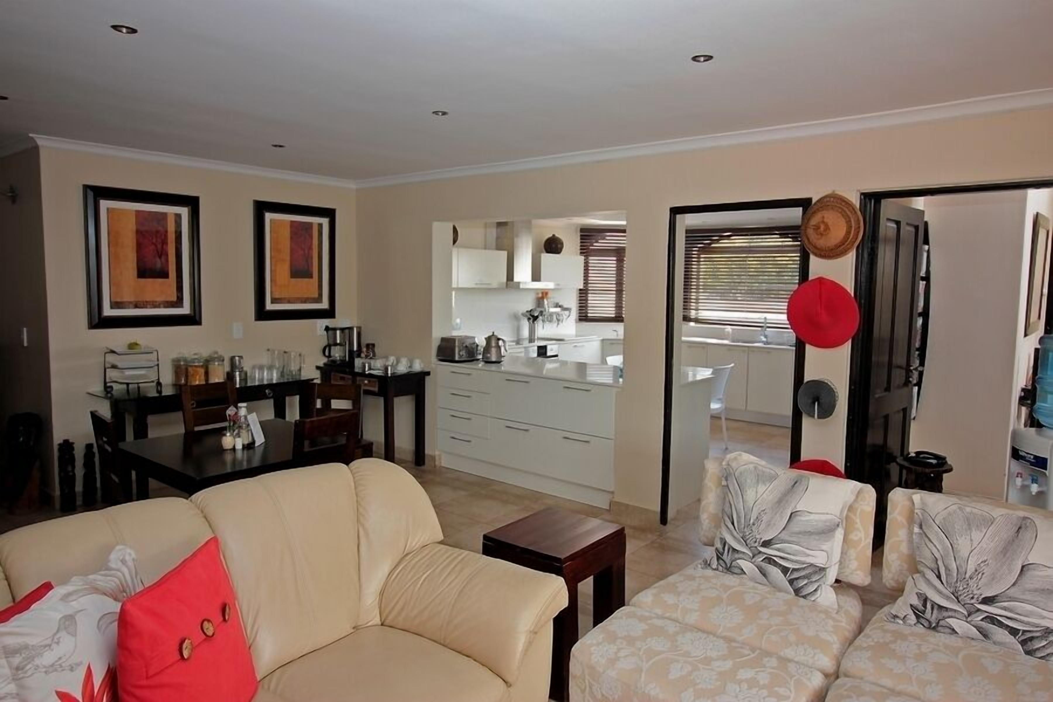 Kwantu Guesthouses 3*