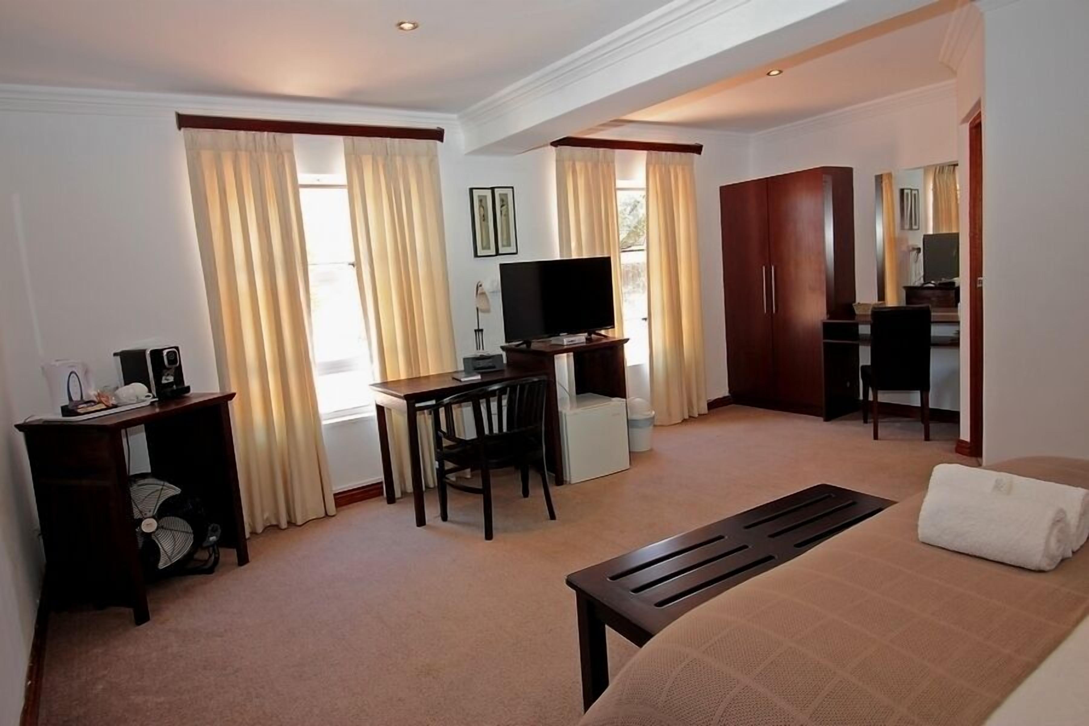 Kwantu Guesthouses 3*