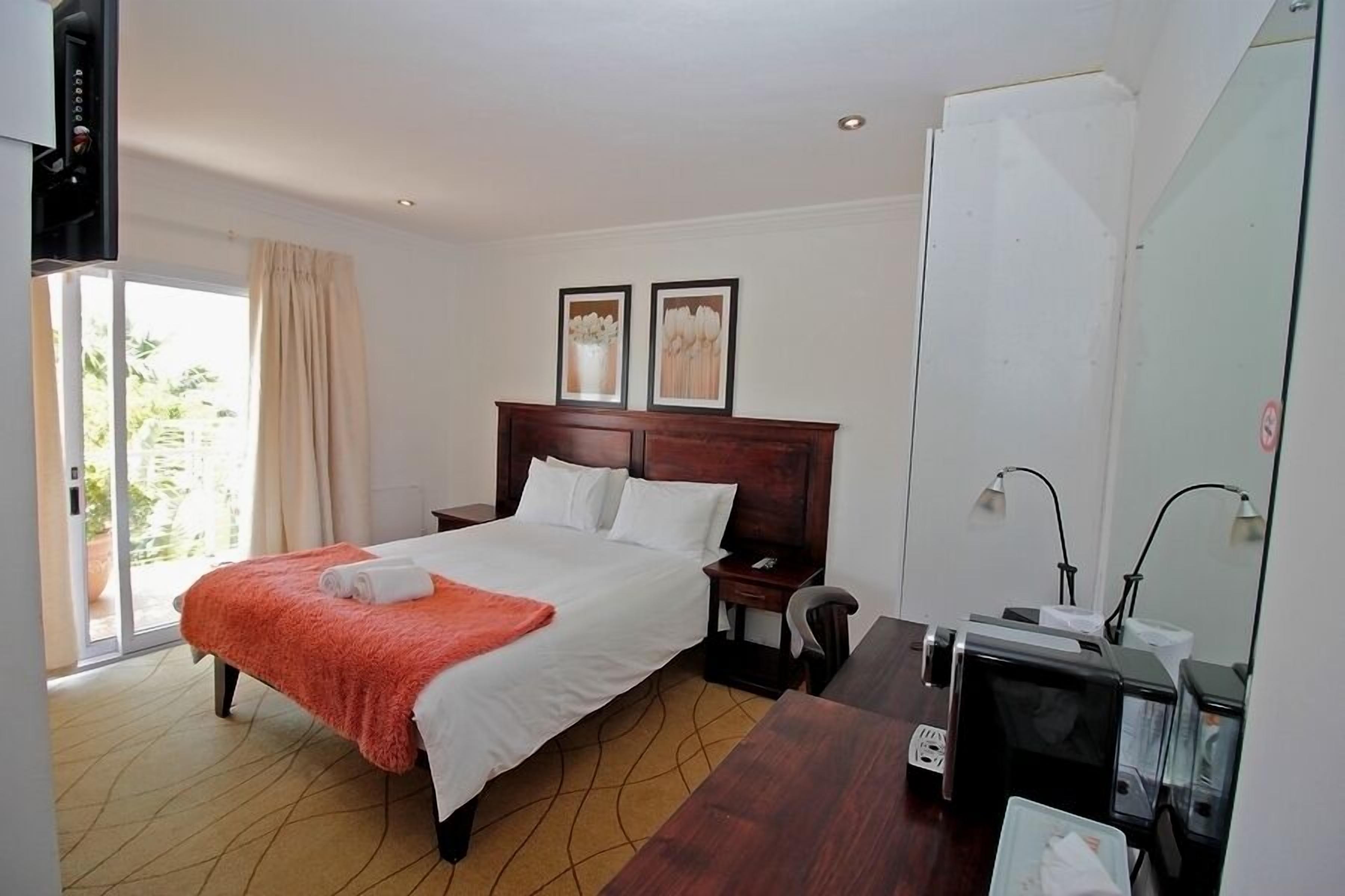 Kwantu Guesthouses 3*