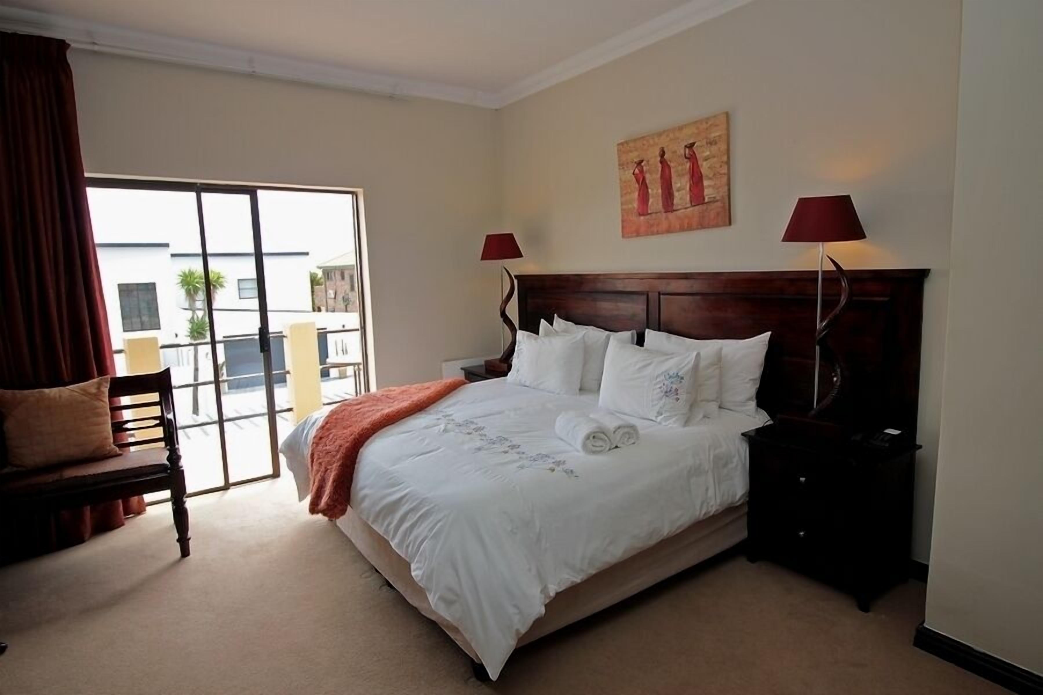 Kwantu Guesthouses 3*