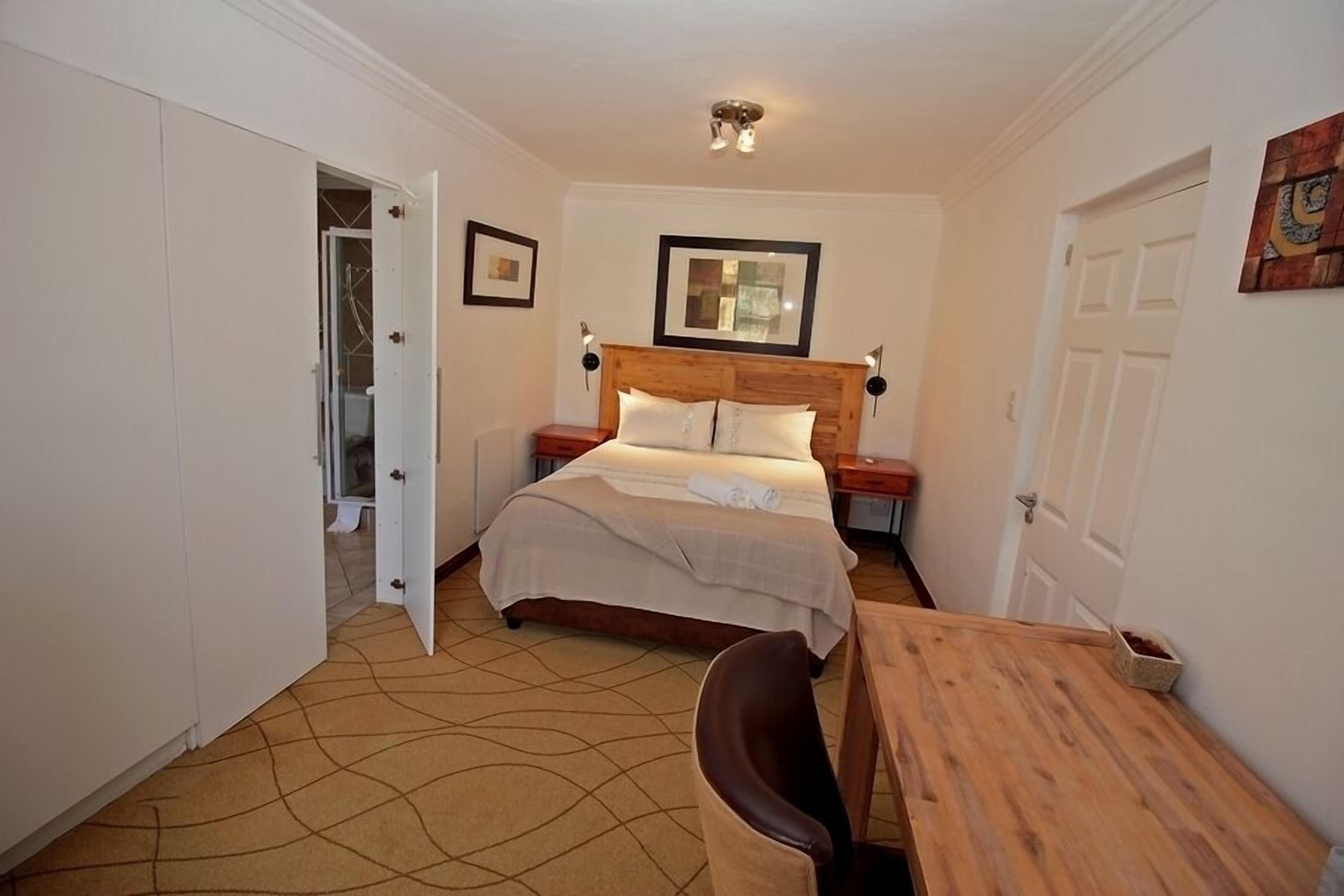 Kwantu Guesthouses 3*
