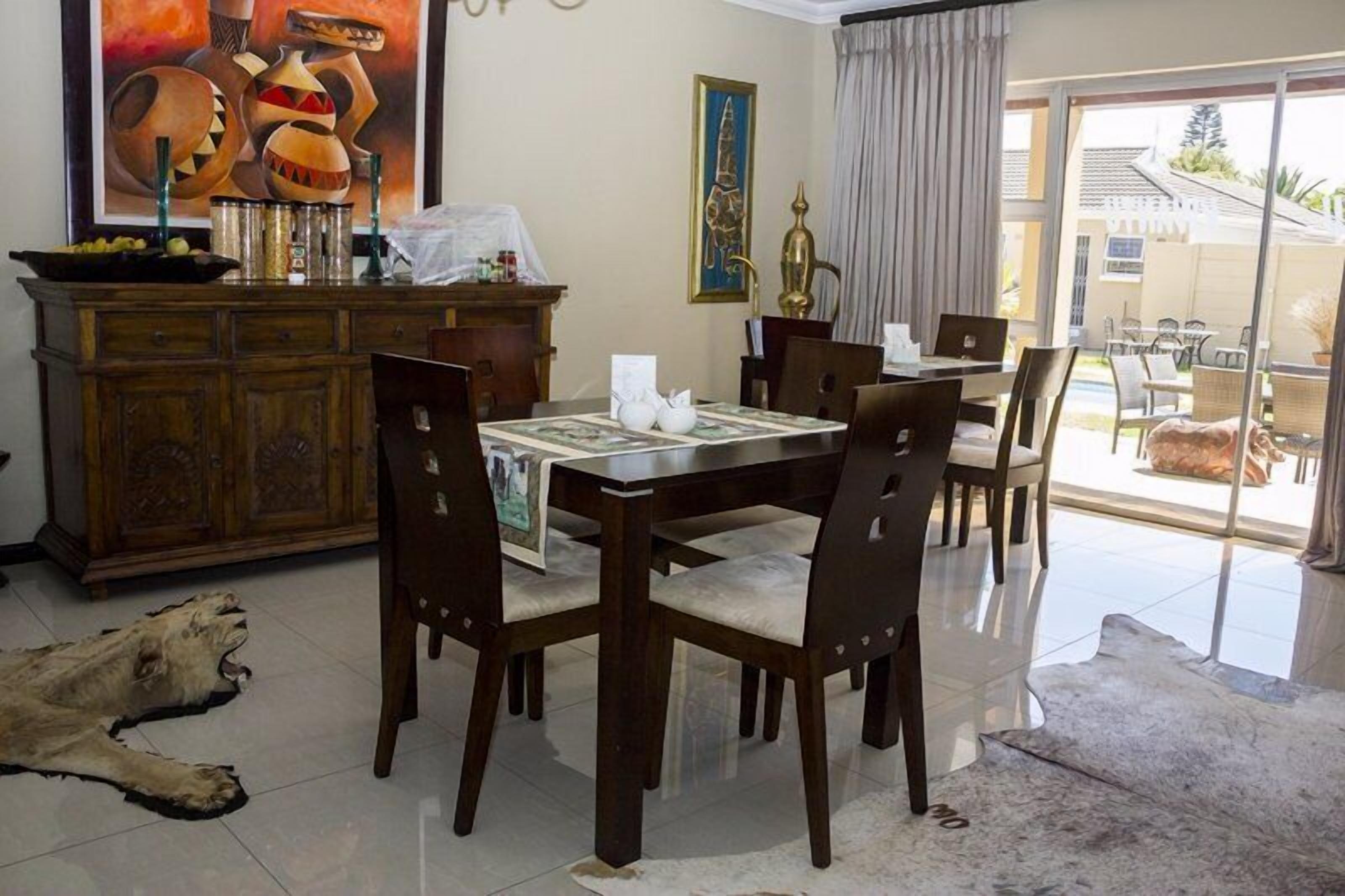 Kwantu Guesthouses 3*