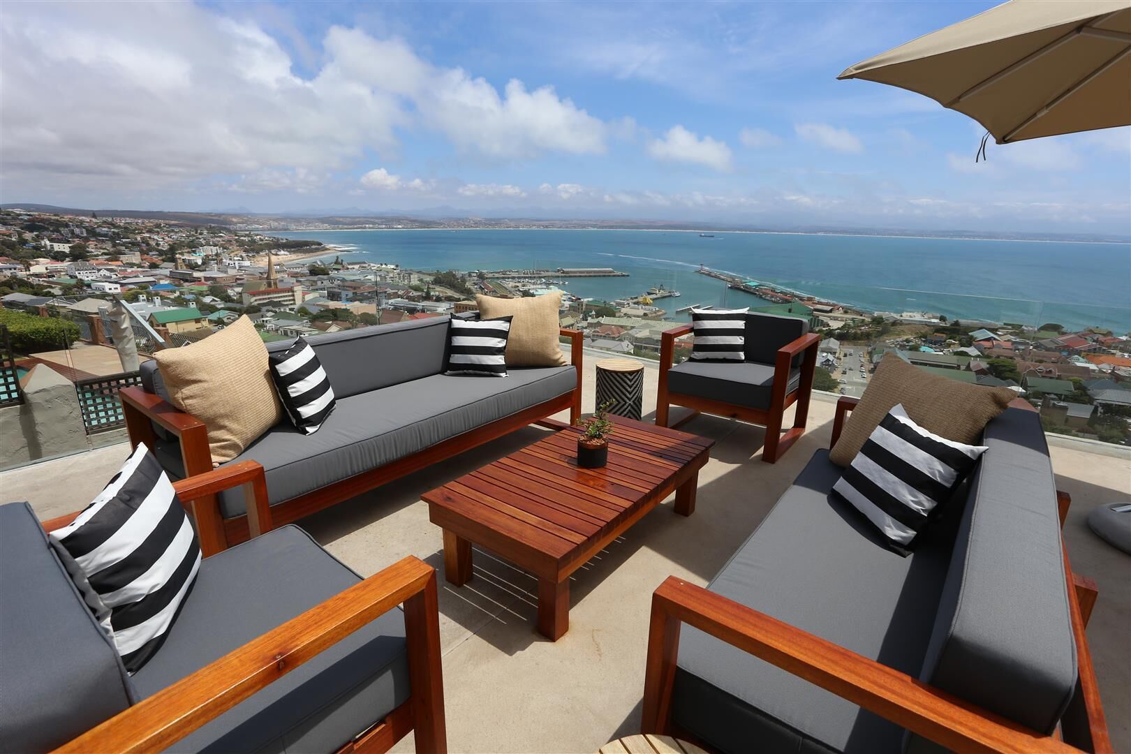 The Lookout Guest House 4*