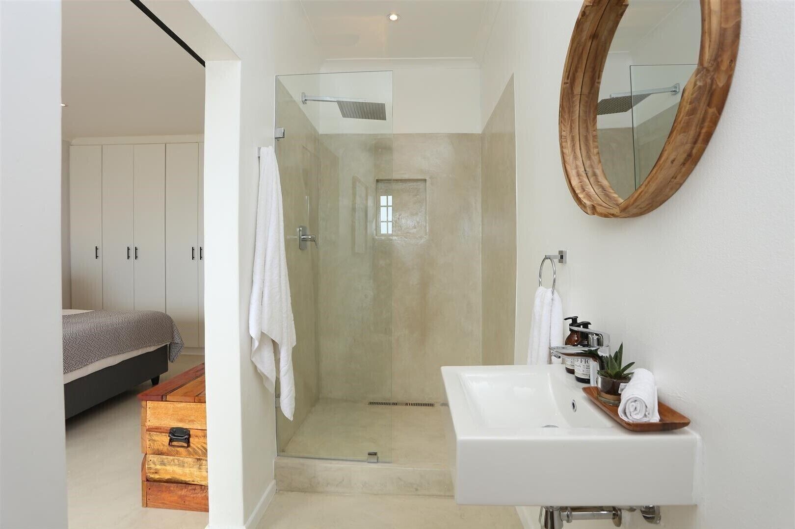 The Lookout Guest House 4*