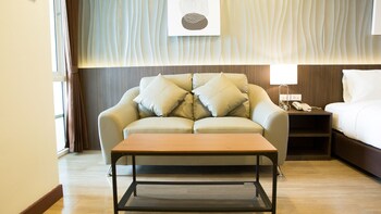 B2 Hat Yai Rat Uthit Boutique & Budget Hotel 2*