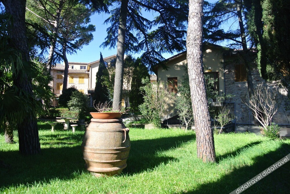 Monastero SS. Annunziata 3*