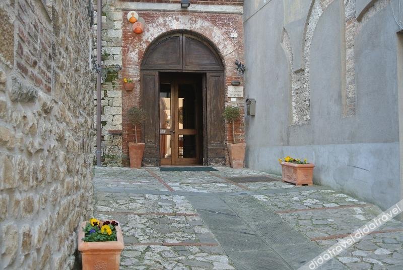 Monastero SS. Annunziata 3*