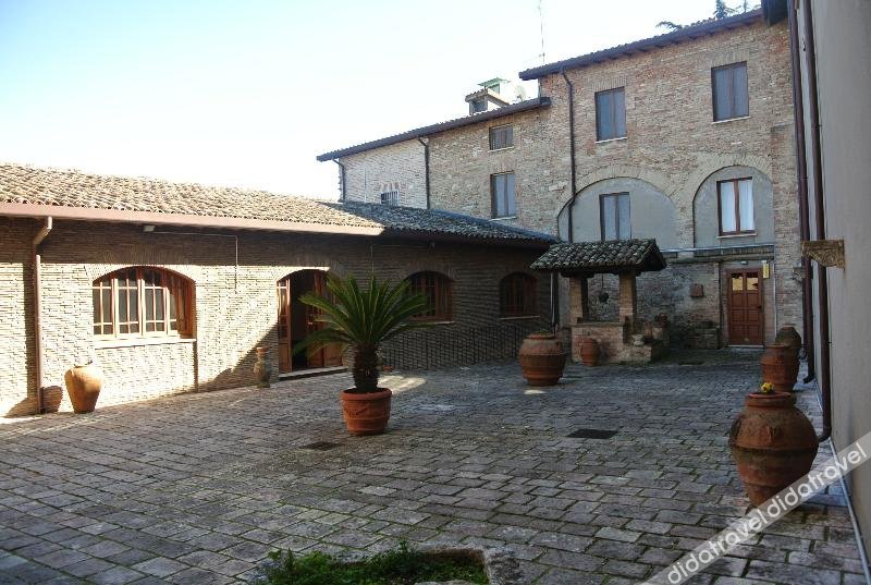 Monastero SS. Annunziata 3*