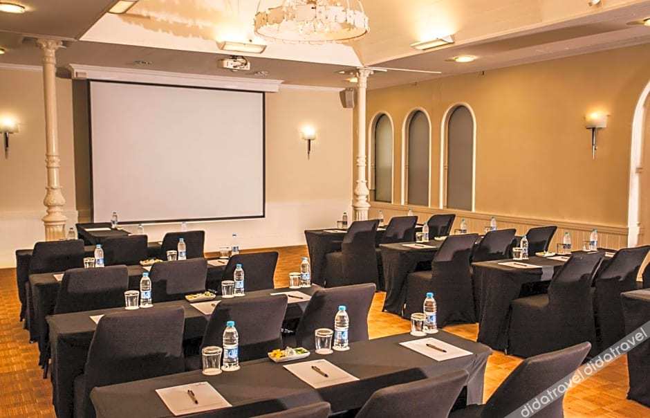 Gold Reef City Theme Park Hotel 4*