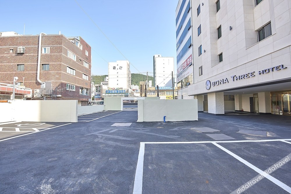 Bonathree Hotel 3*