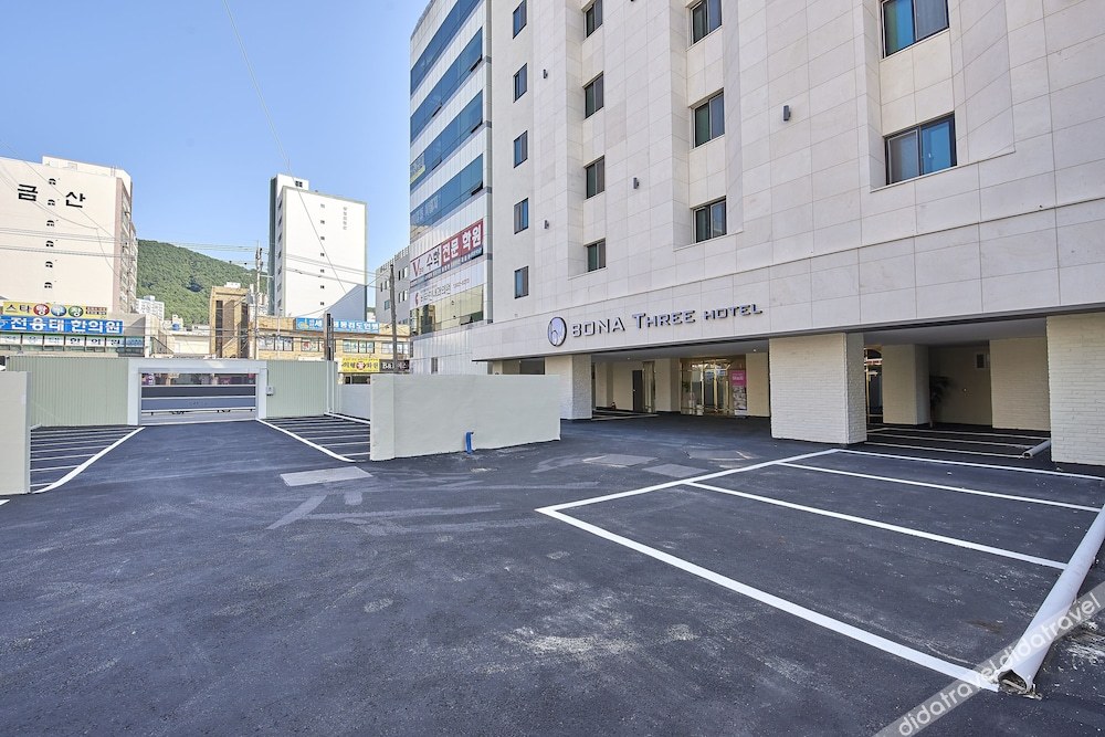 Bonathree Hotel 3*