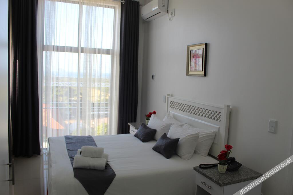 Royal Ushaka Hotel- Morningside 3*