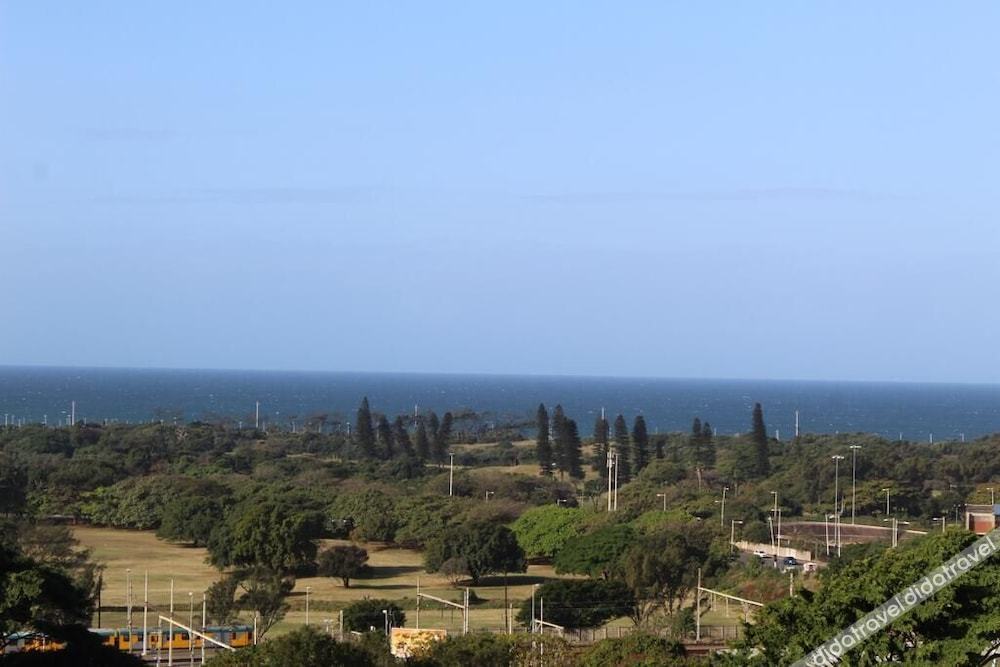 Royal Ushaka Hotel- Morningside 3*