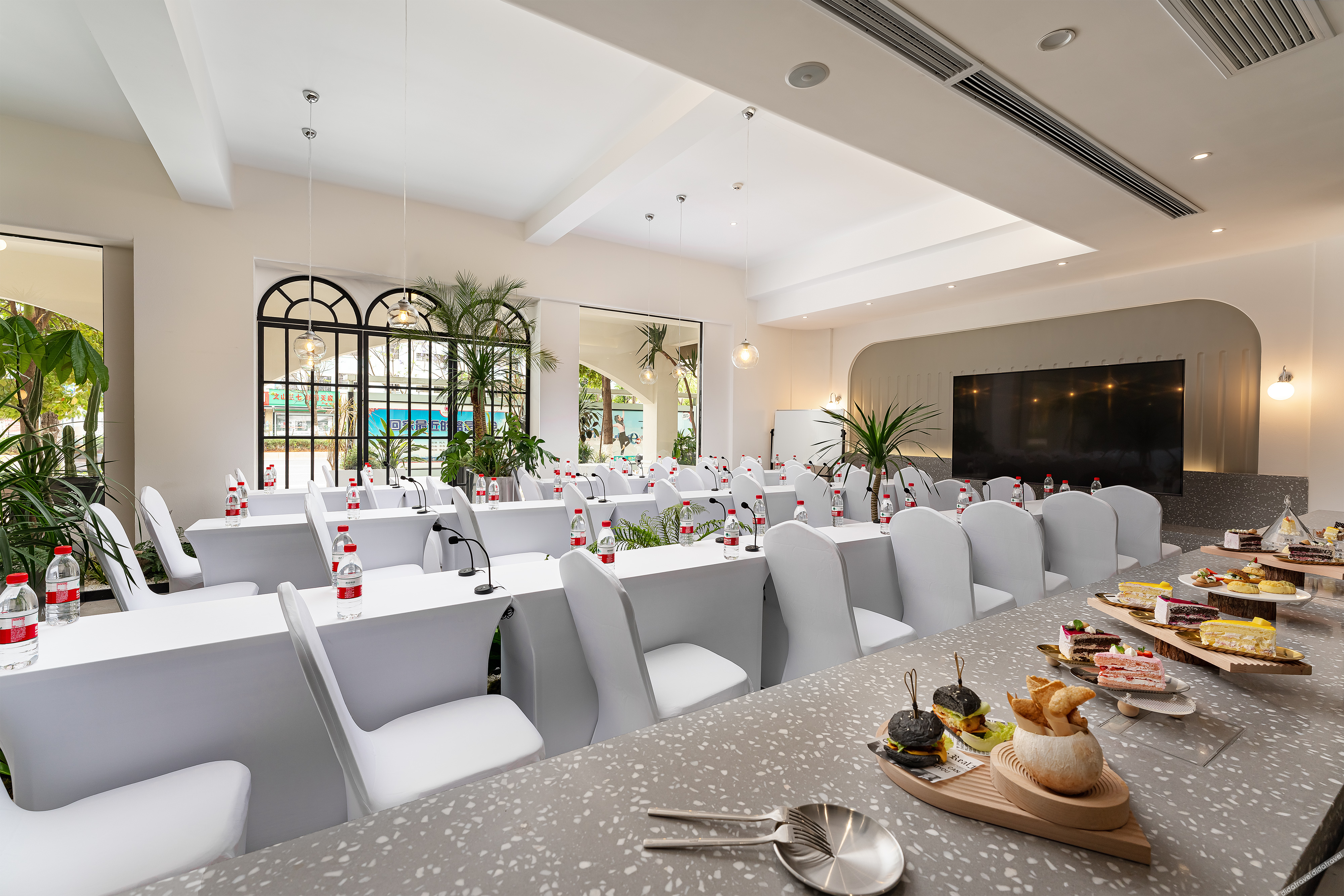 Ananas Polaris Hotel (Tongde Kunming Plaza Beichen Fortune Centre) 4*