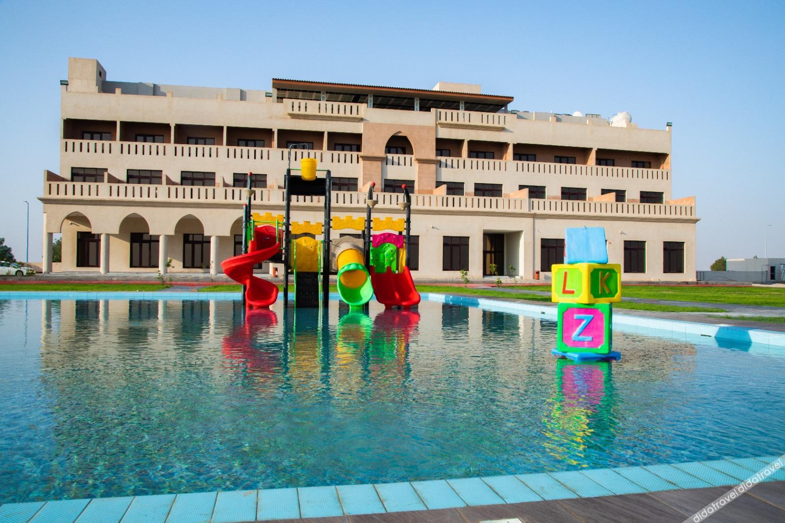 Continent Hotel Al Uqayr 1*