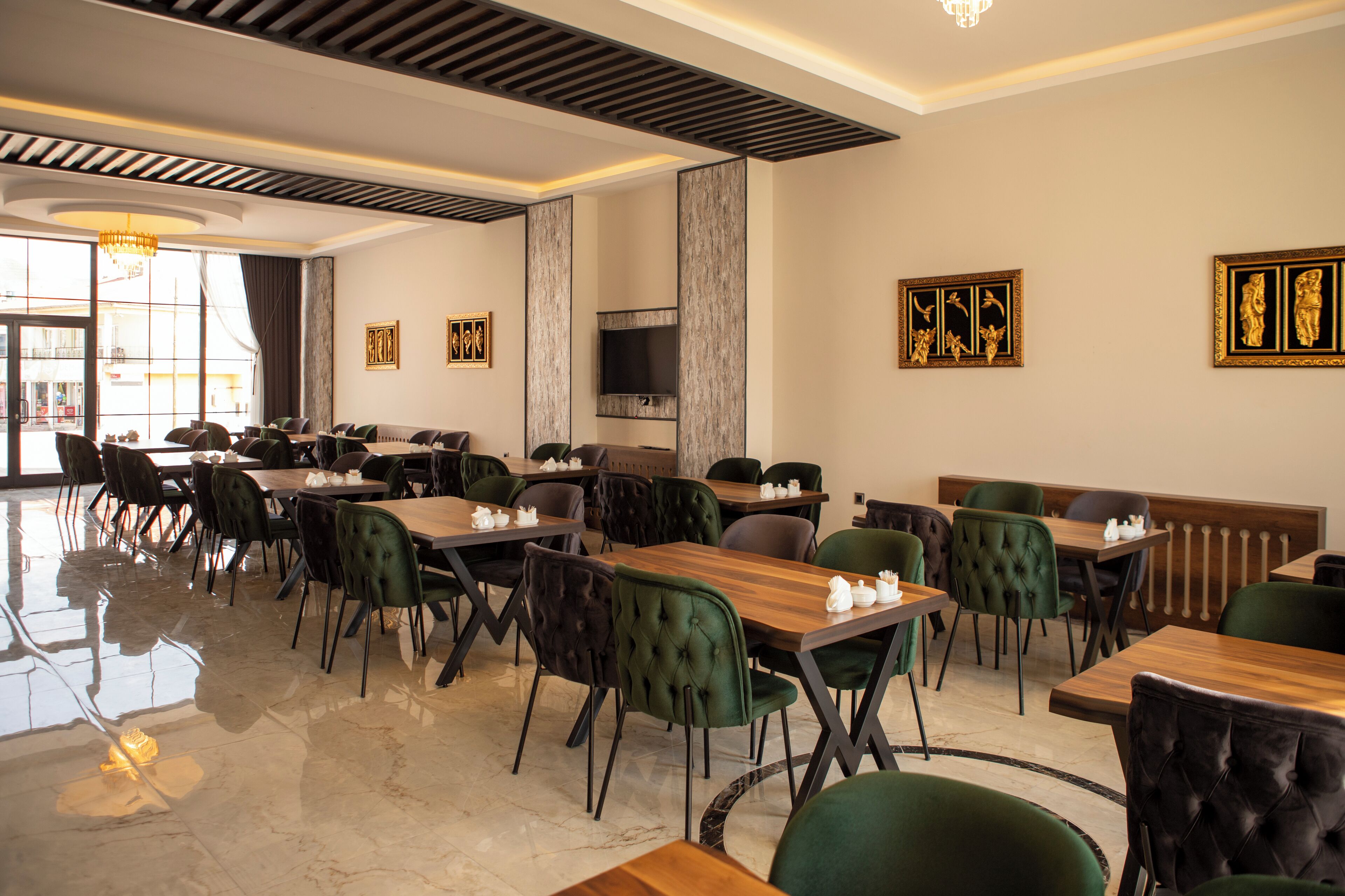 HOTEL EDEN'S 2*