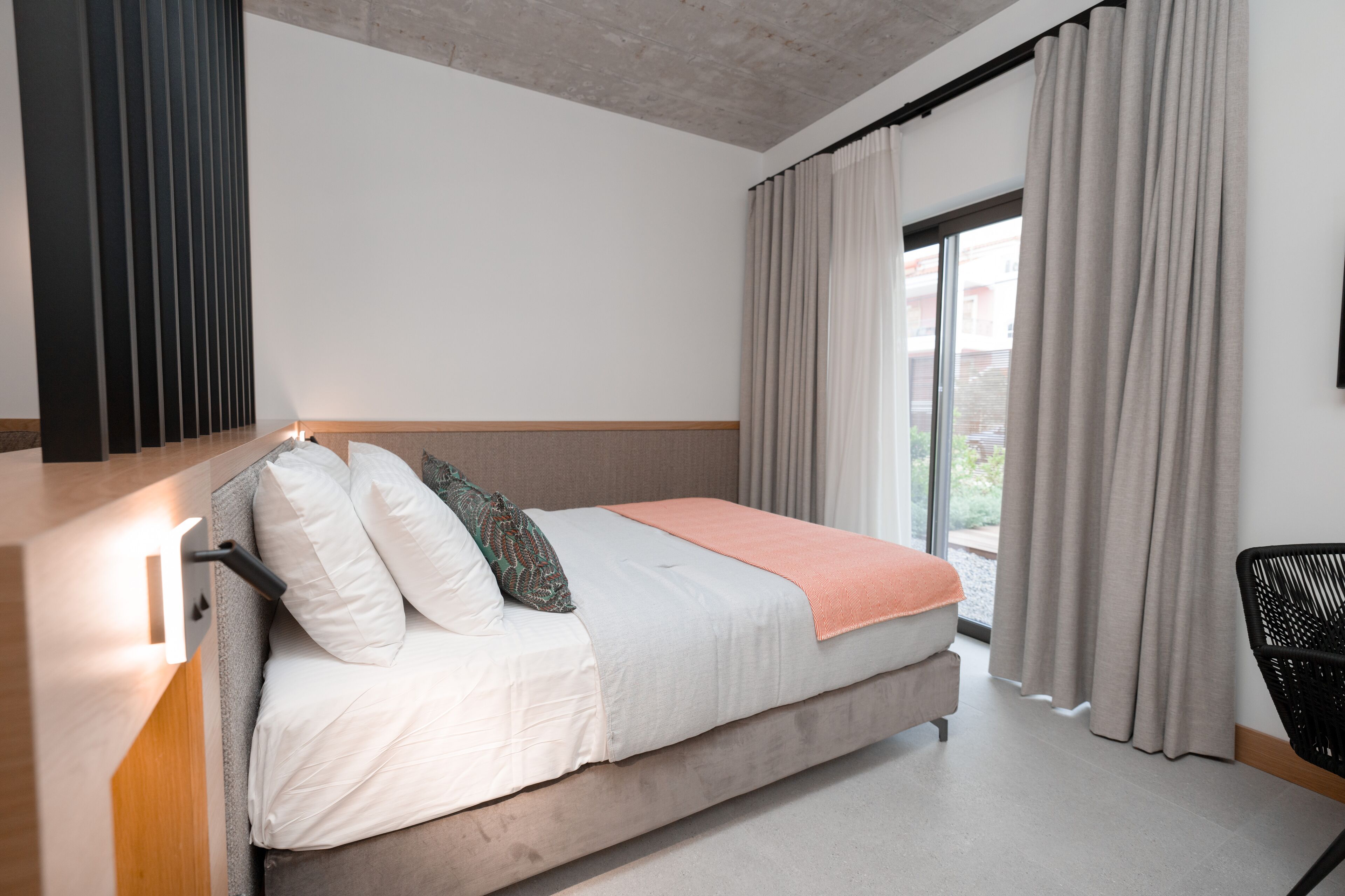 Capital Luxury Suites 0*